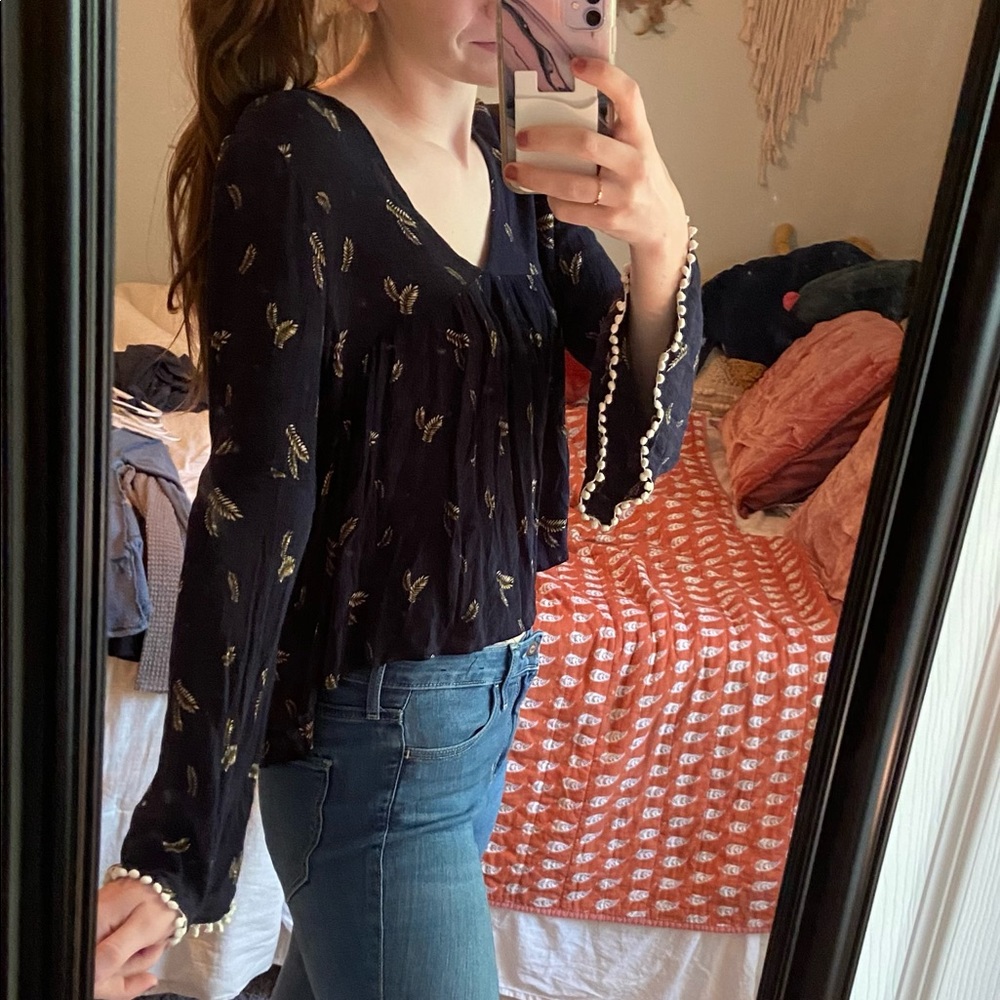 Altar’d State Bell Sleeve Blouse 🤍🥰🤩